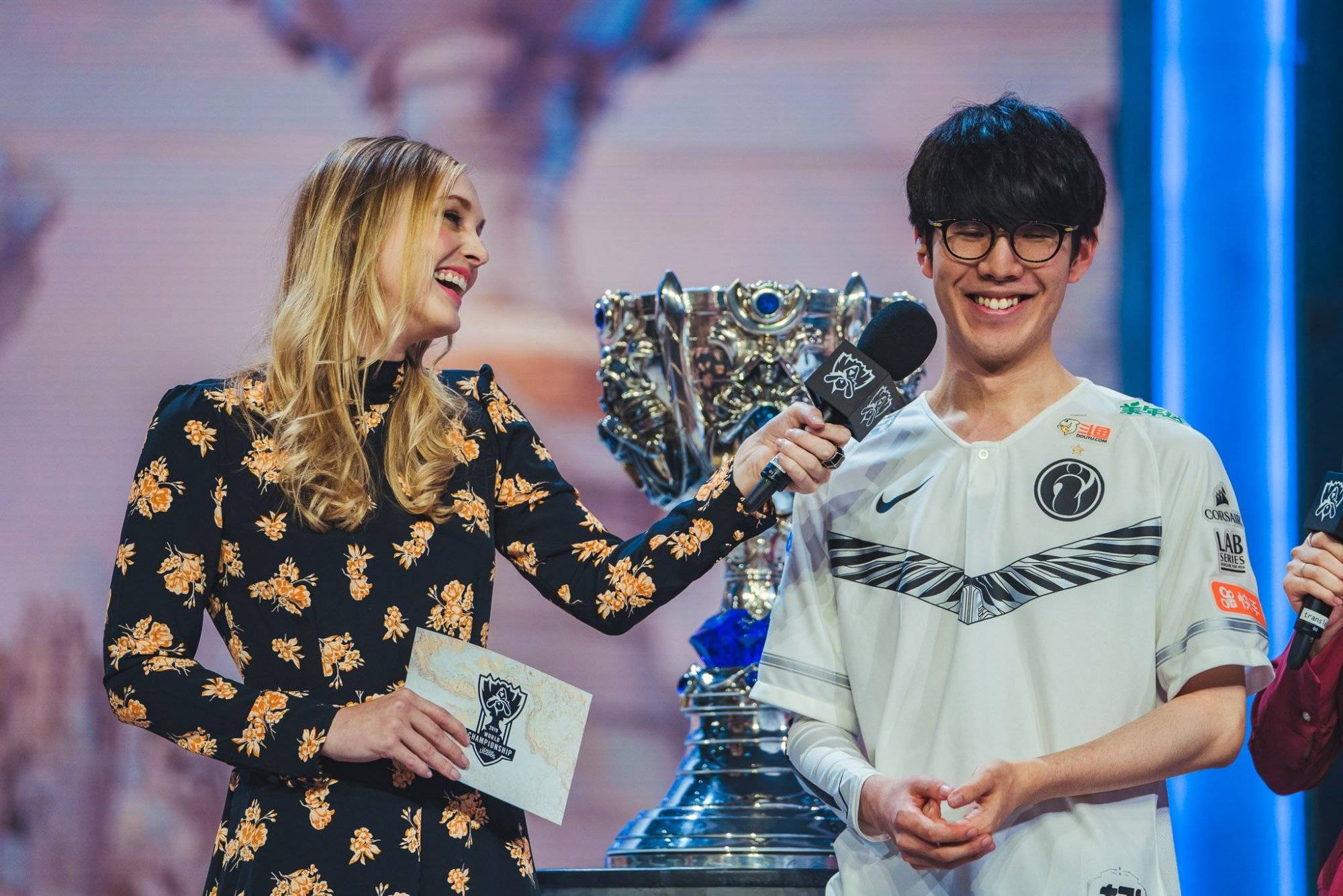 开云棋牌官网 -TheShy连续十五场比赛得分超过比赛局势复杂，湖人不断突破！(刘国正经典比赛视频)