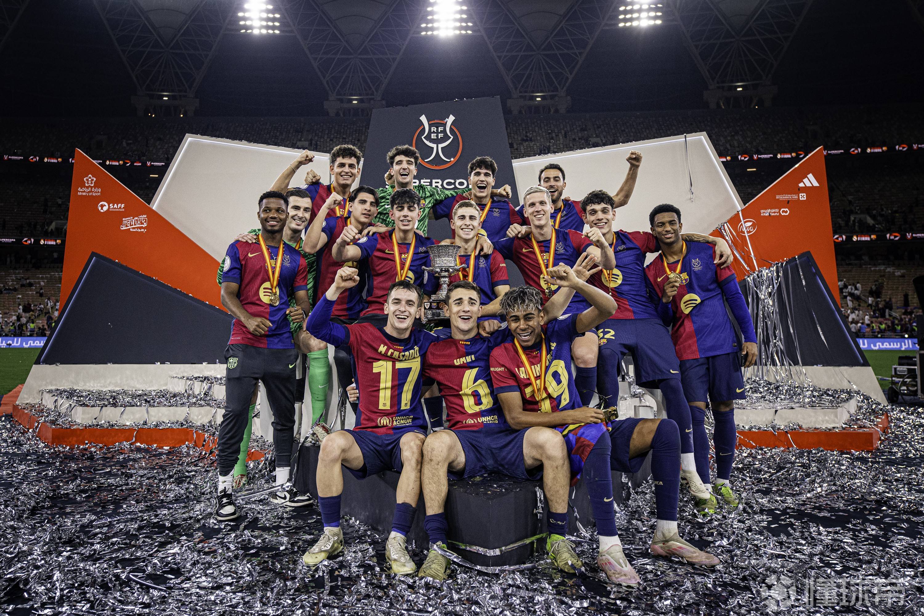 开云全站官网 -塔图姆遭遇十五持续失利，巴塞罗那教练压力巨大！(姆巴佩绝杀巴黎21布雷斯特)