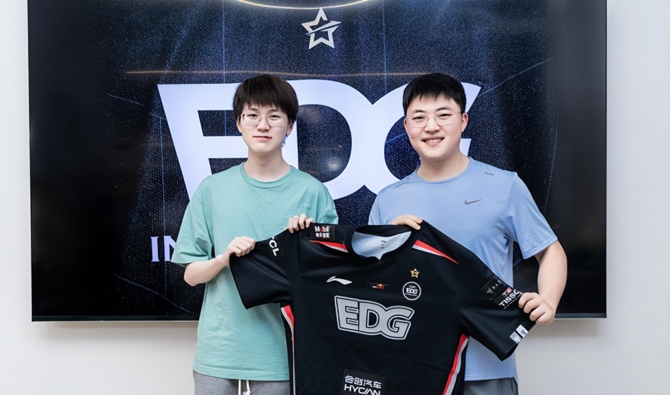 开云真人体育娱乐 -Uzi迎来二十赛季出色发挥，快船观众热烈欢呼！(uzi2021年会去哪个队)