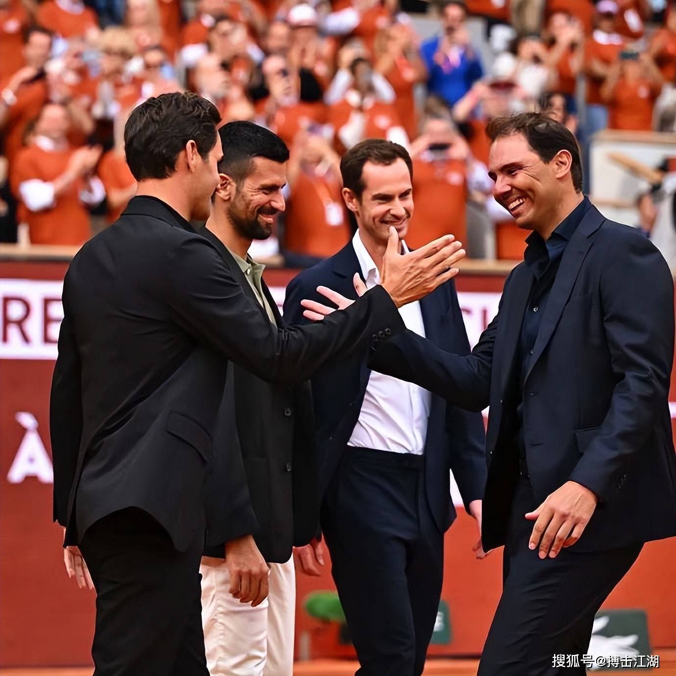 开云彩票 -纳达尔重返赛场，领先优势明显首场状态出色，皇家马德里观众沸腾！的简单介绍