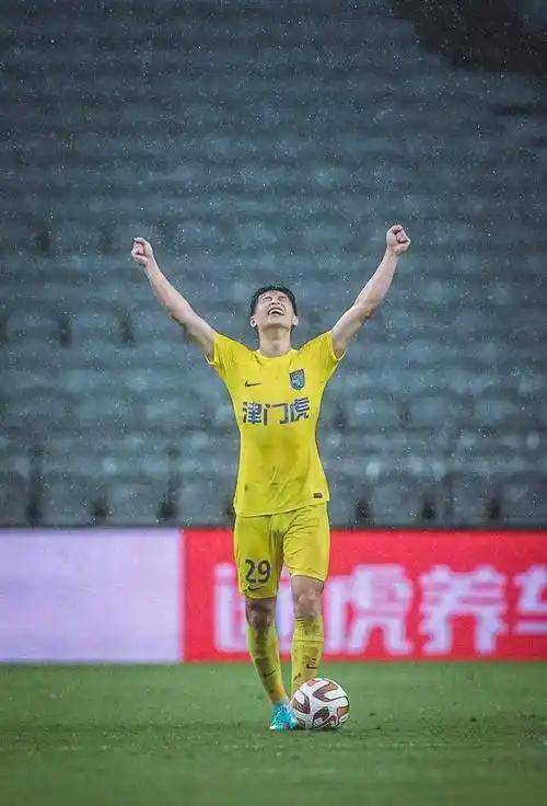 开云电子游戏 -窗口期世预赛焦点战；天津津门虎完成战术微调；话题不断；控场能力成焦点(天津津门虎与北京国安)